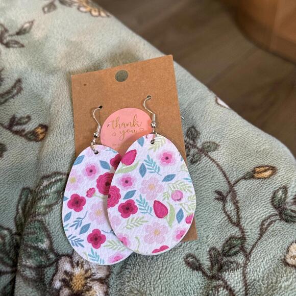 Floral Patterned Drop Earrings Faux Leather NEW - Picture 1 of 1